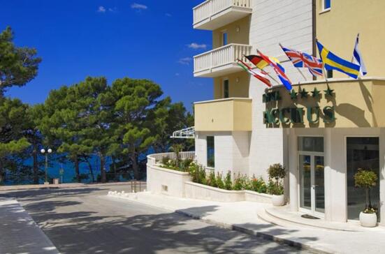 Hotel Bacchus