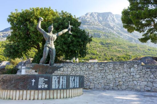 Monument to the fallen soldiers
